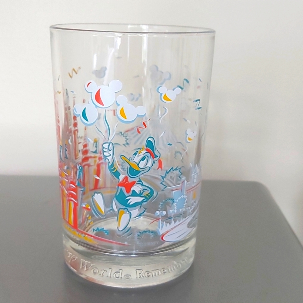 Vintage 90's Disney Remember the Magic Glass